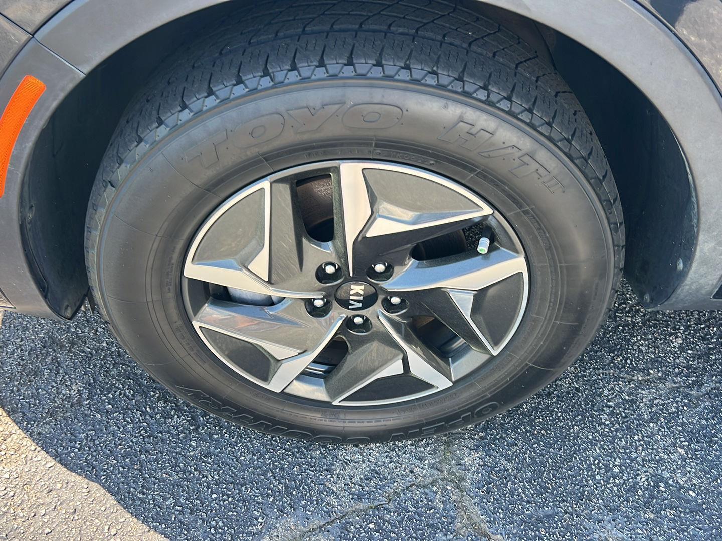 Used 2021 Gravity Blue Kia S image 37