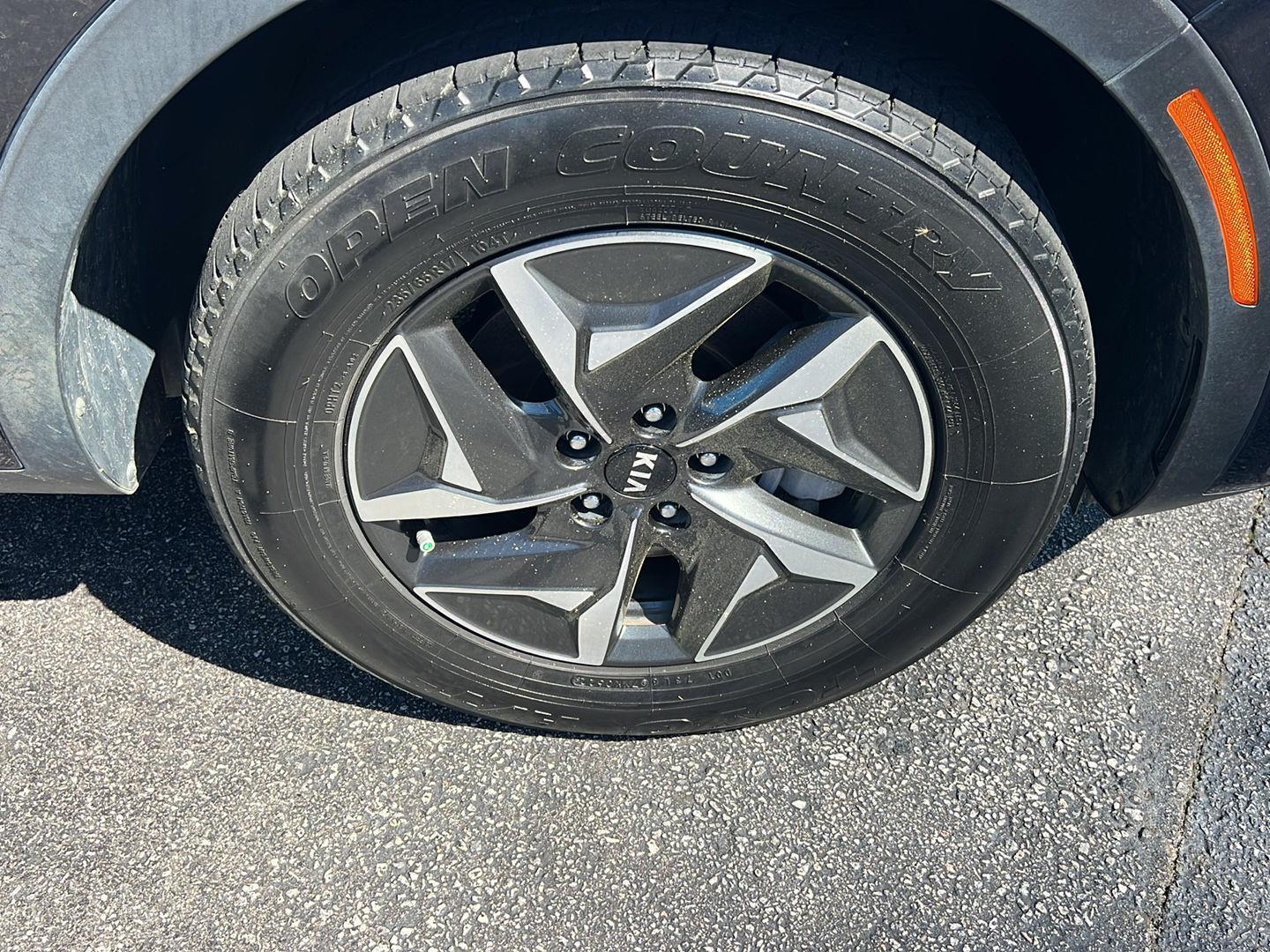 Used 2021 Gravity Blue Kia S image 40