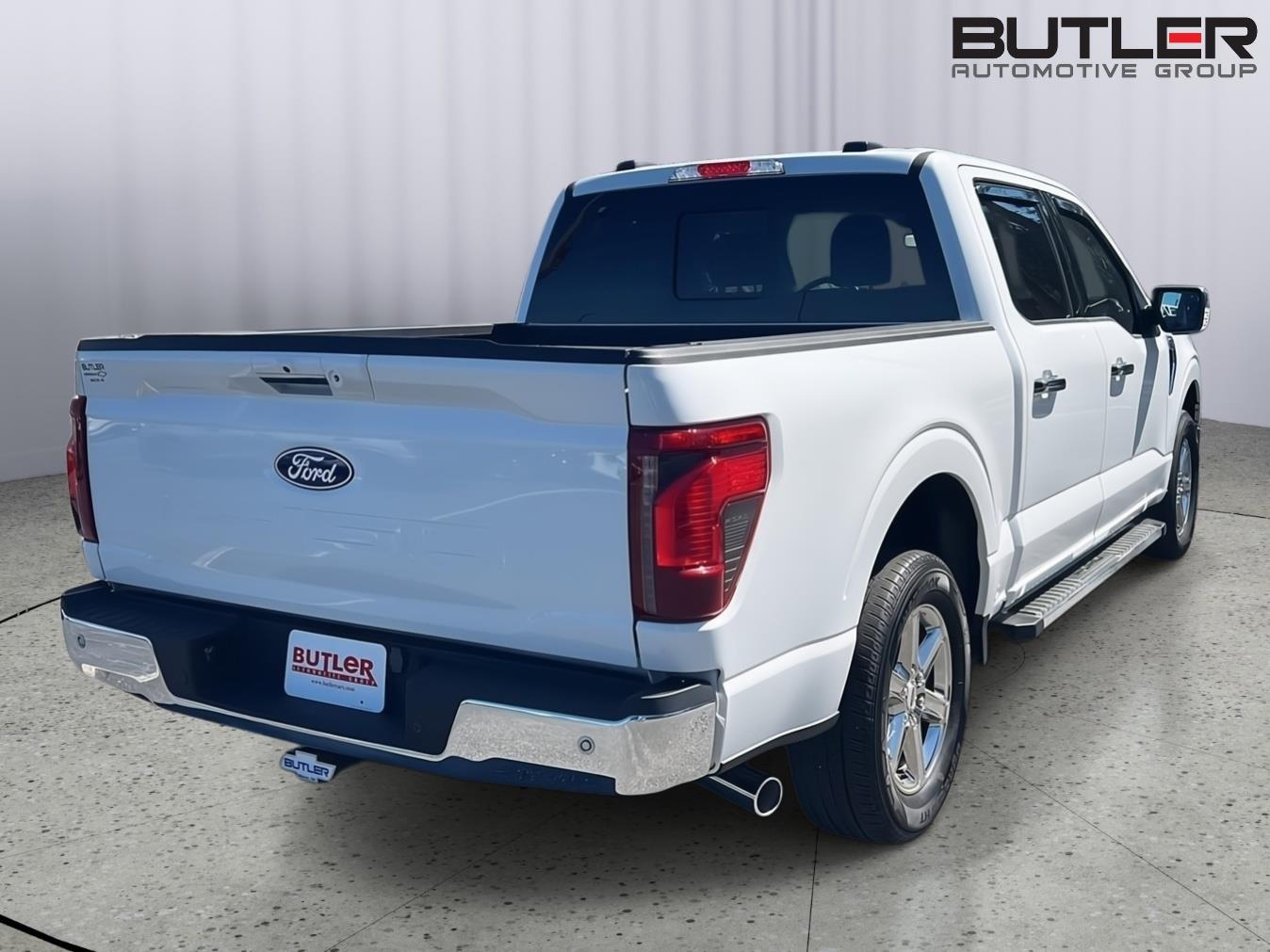 Used 2024 Oxford White Ford XLT image 6