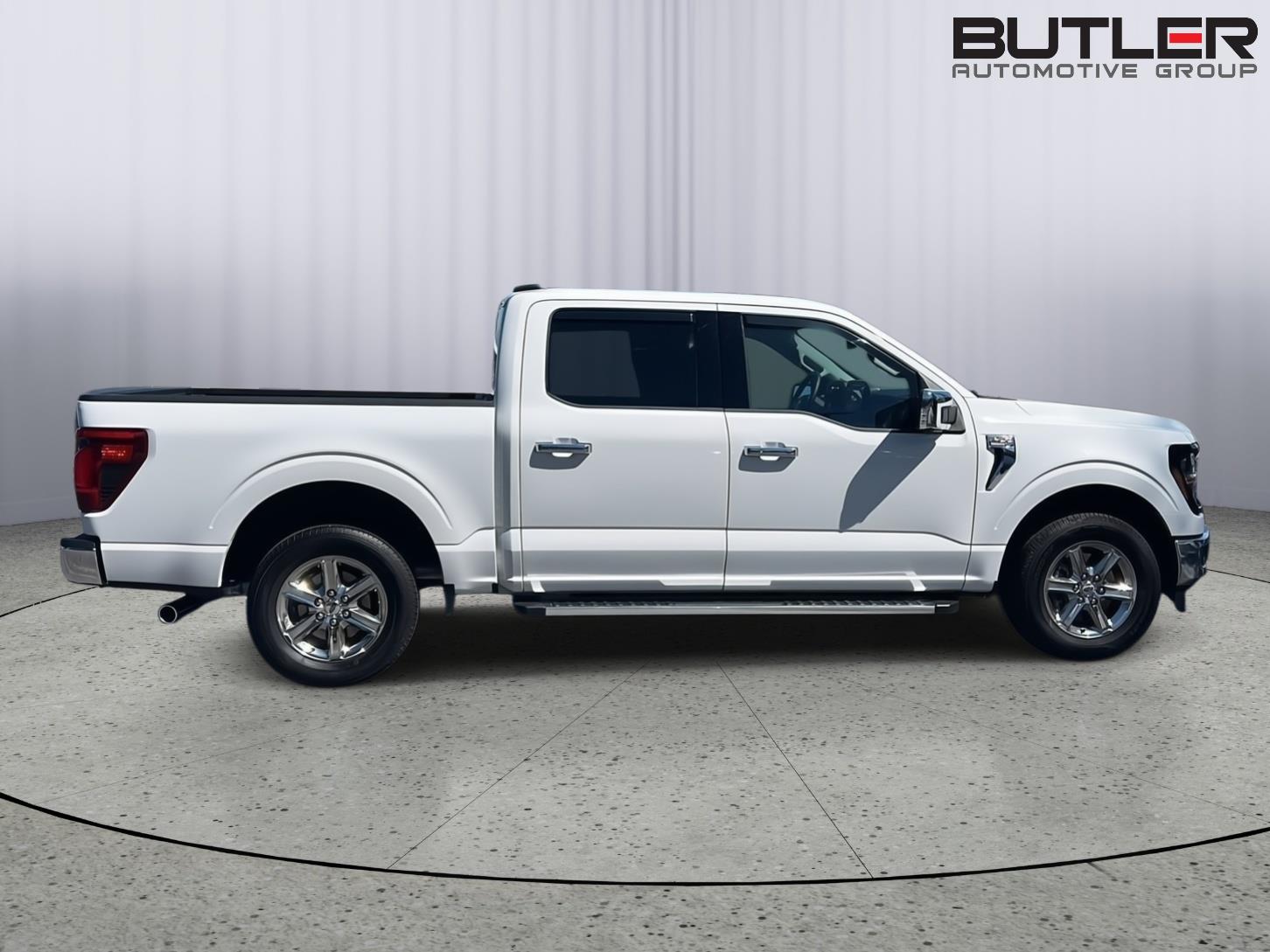 Used 2024 Oxford White Ford XLT image 7