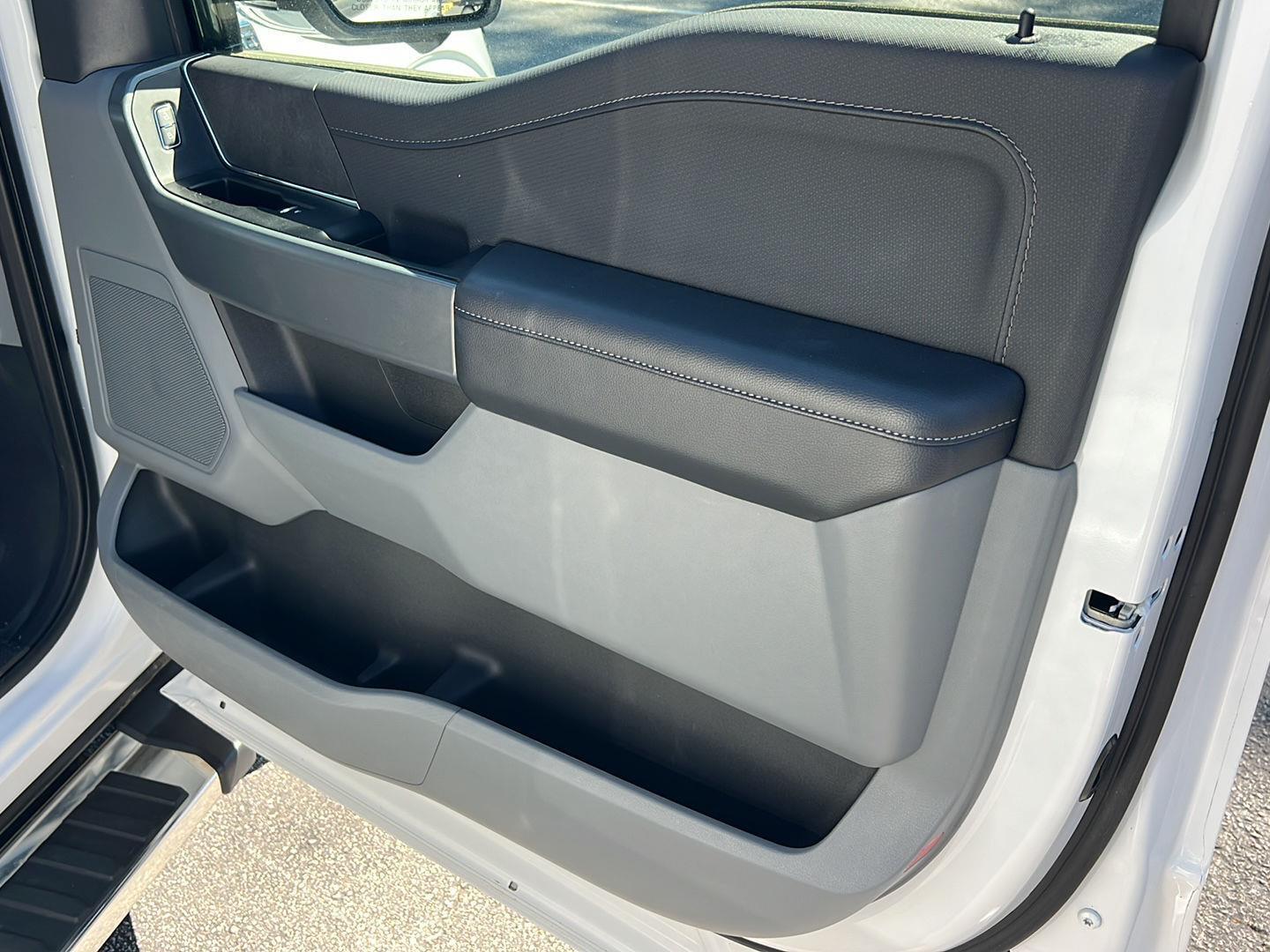 Used 2024 Oxford White Ford XLT image 14