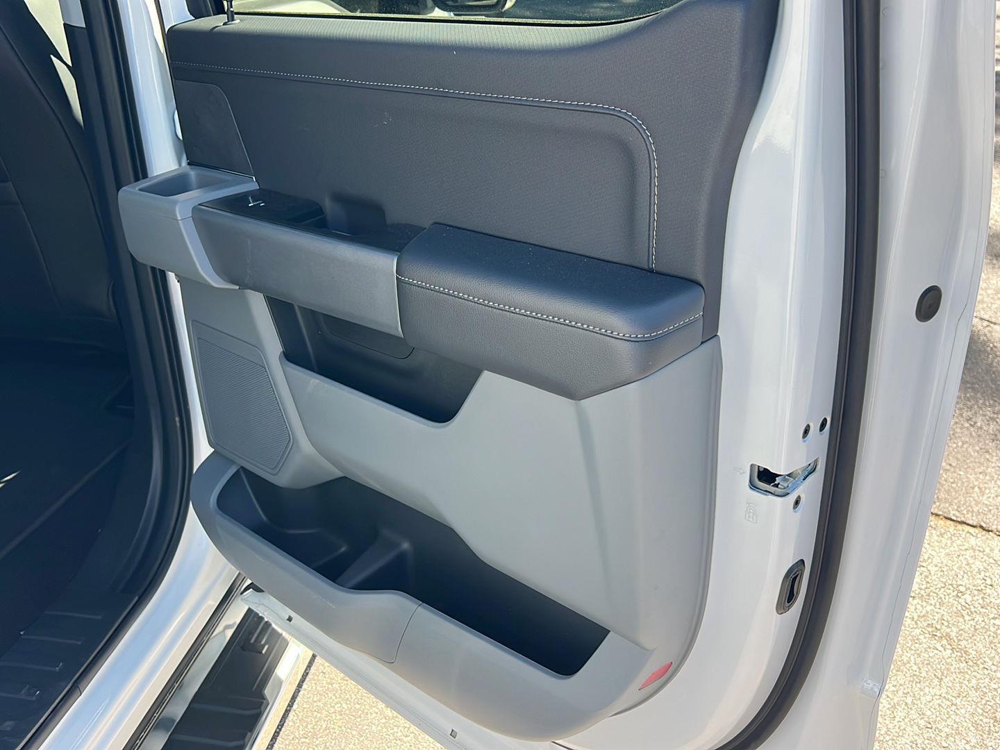 Used 2024 Oxford White Ford XLT image 15