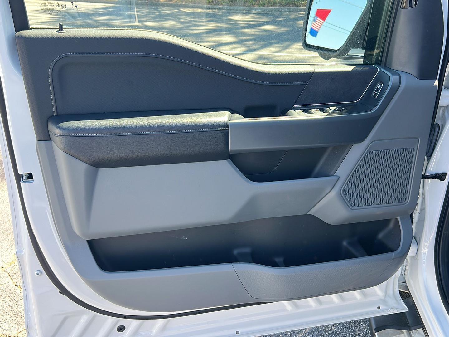 Used 2024 Oxford White Ford XLT image 16