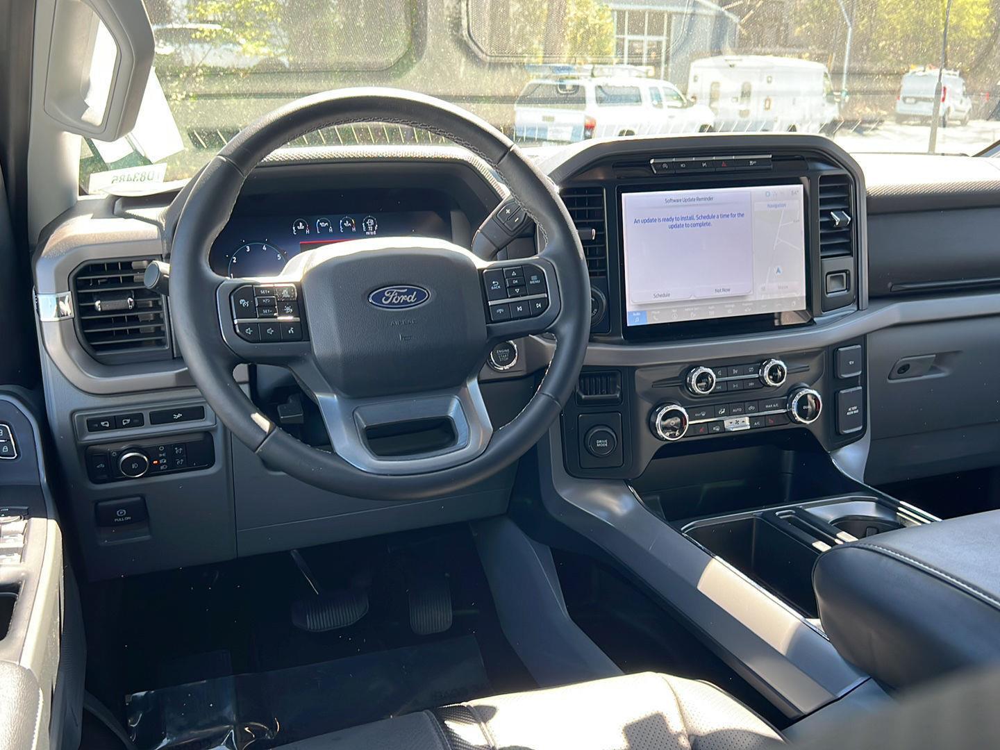 Used 2024 Oxford White Ford XLT image 18