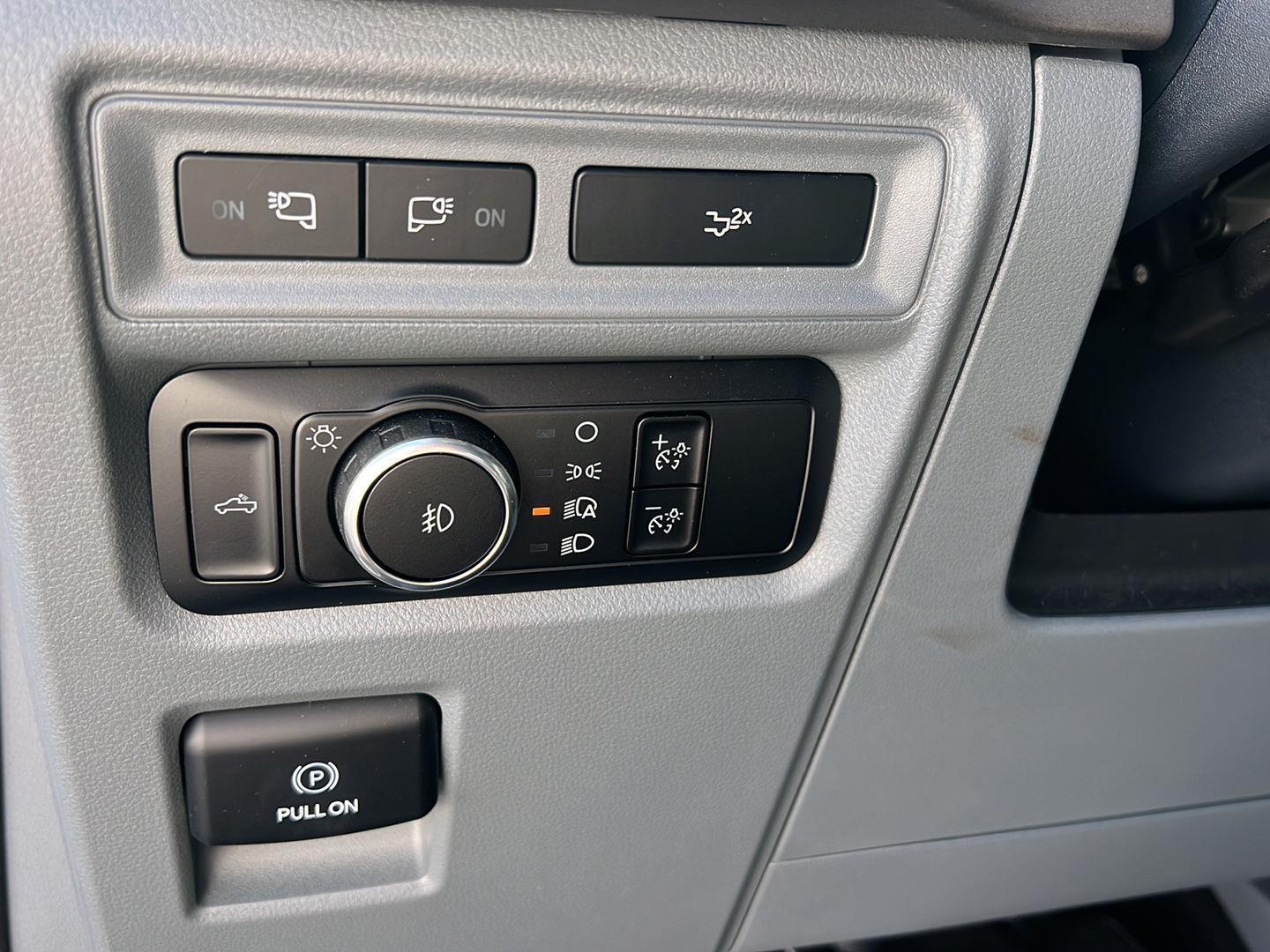 Used 2024 Oxford White Ford XLT image 19