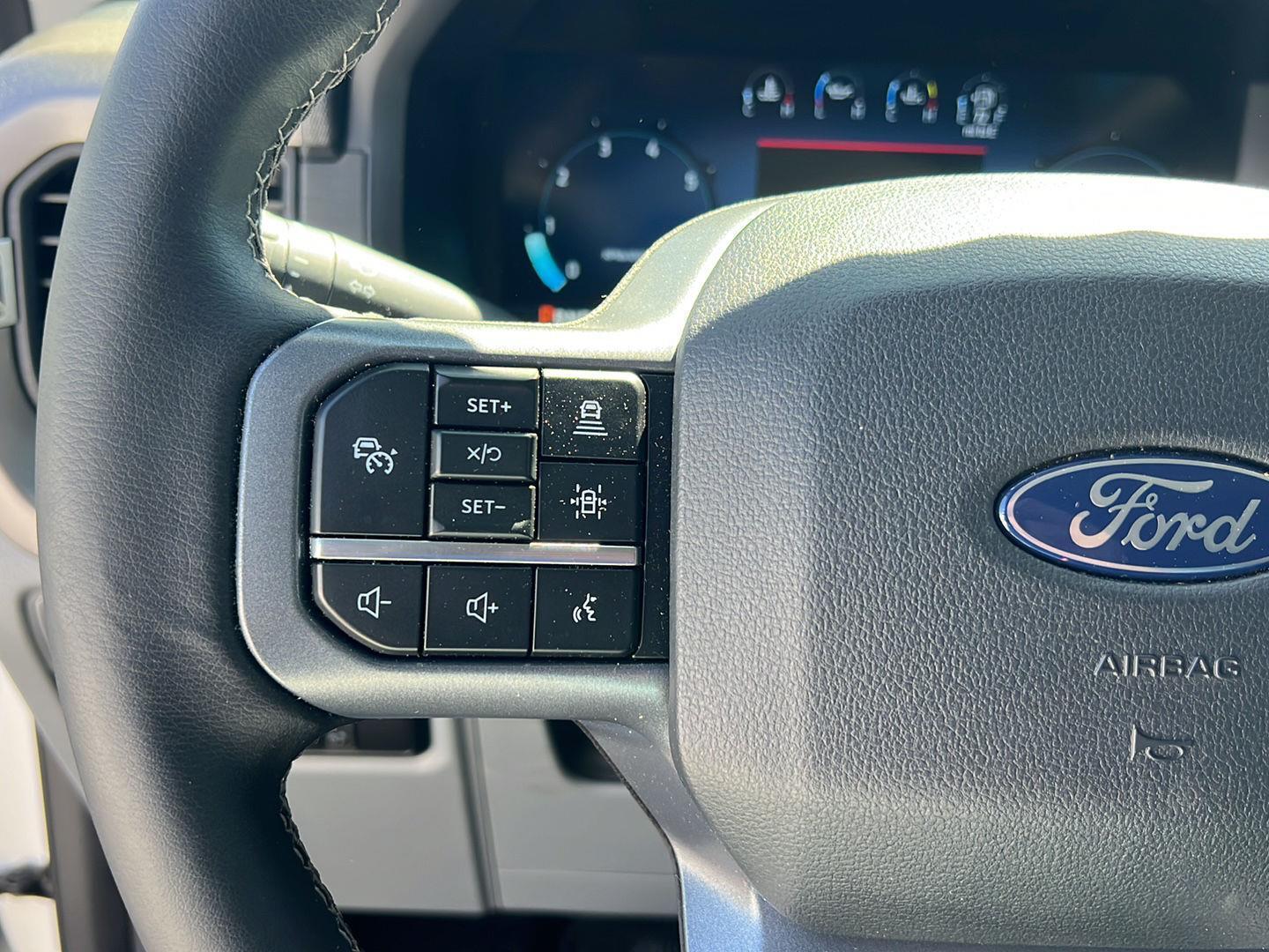 Used 2024 Oxford White Ford XLT image 21