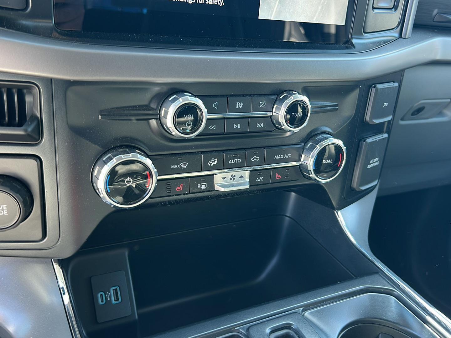 Used 2024 Oxford White Ford XLT image 27