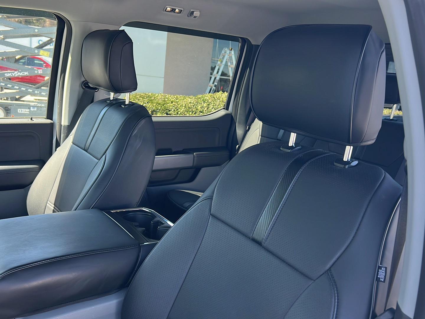 Used 2024 Oxford White Ford XLT image 30