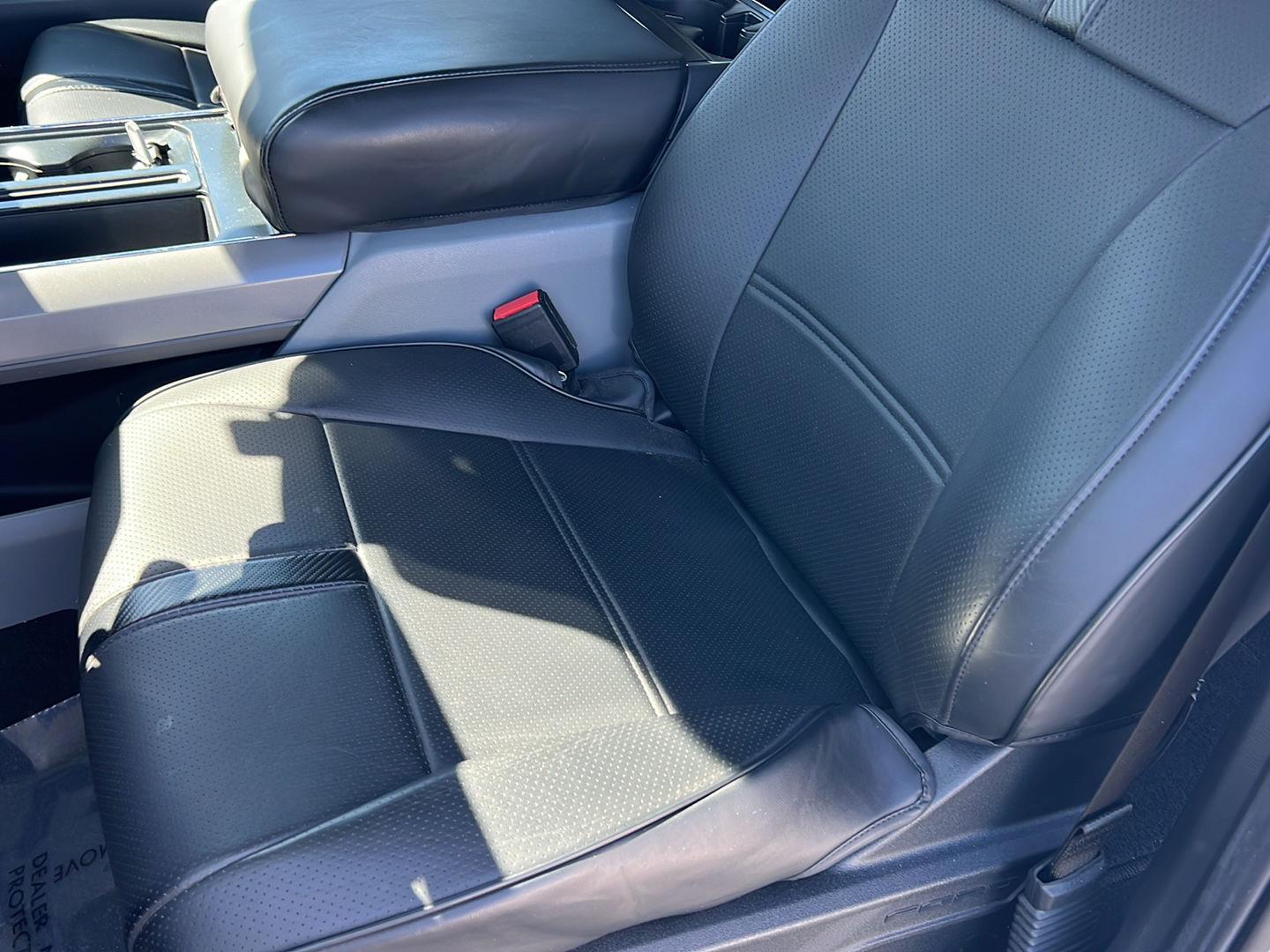 Used 2024 Oxford White Ford XLT image 31