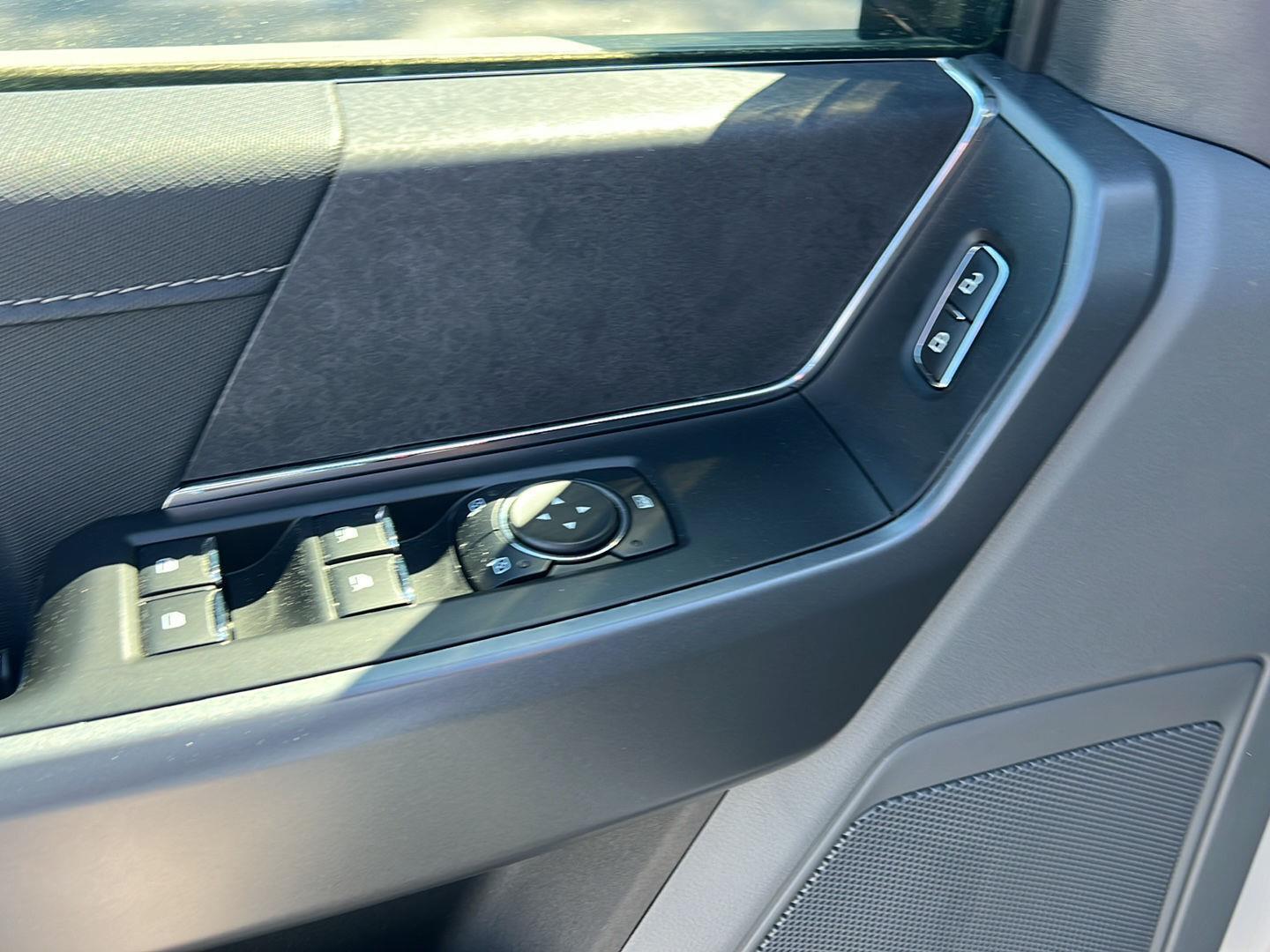 Used 2024 Oxford White Ford XLT image 33