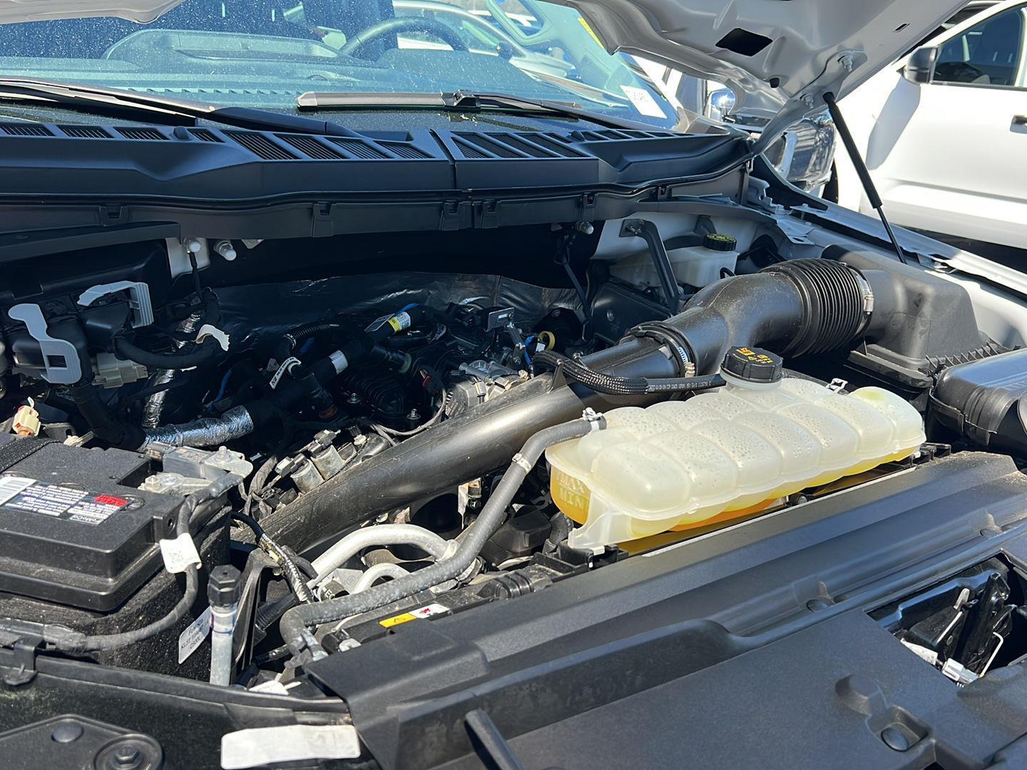 Used 2024 Oxford White Ford XLT image 35