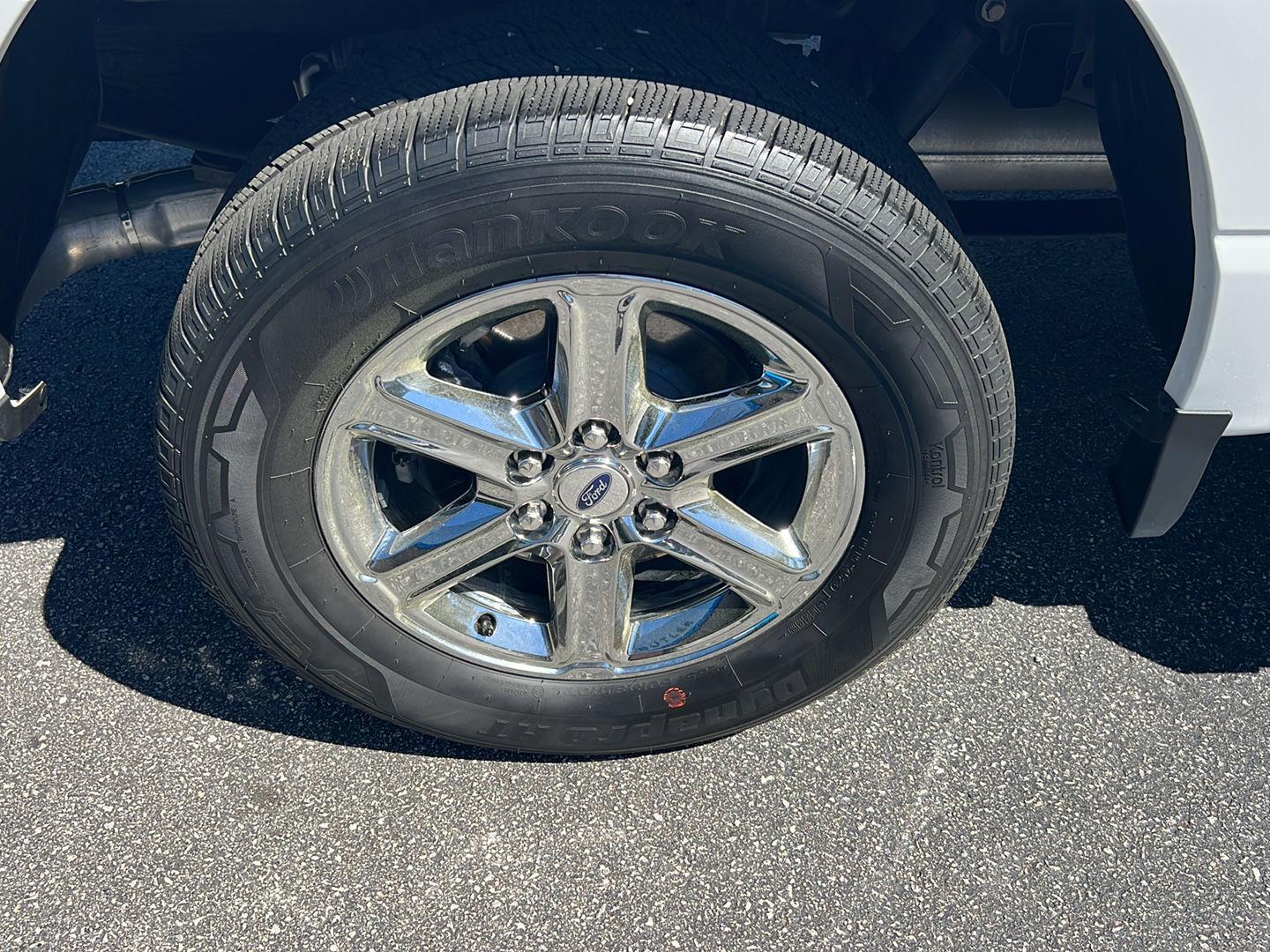 Used 2024 Oxford White Ford XLT image 39