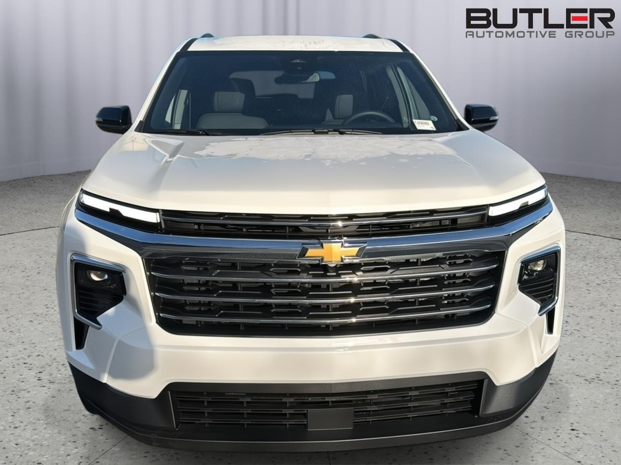 New 2026 Summit White Chevrolet FWD LT image 7