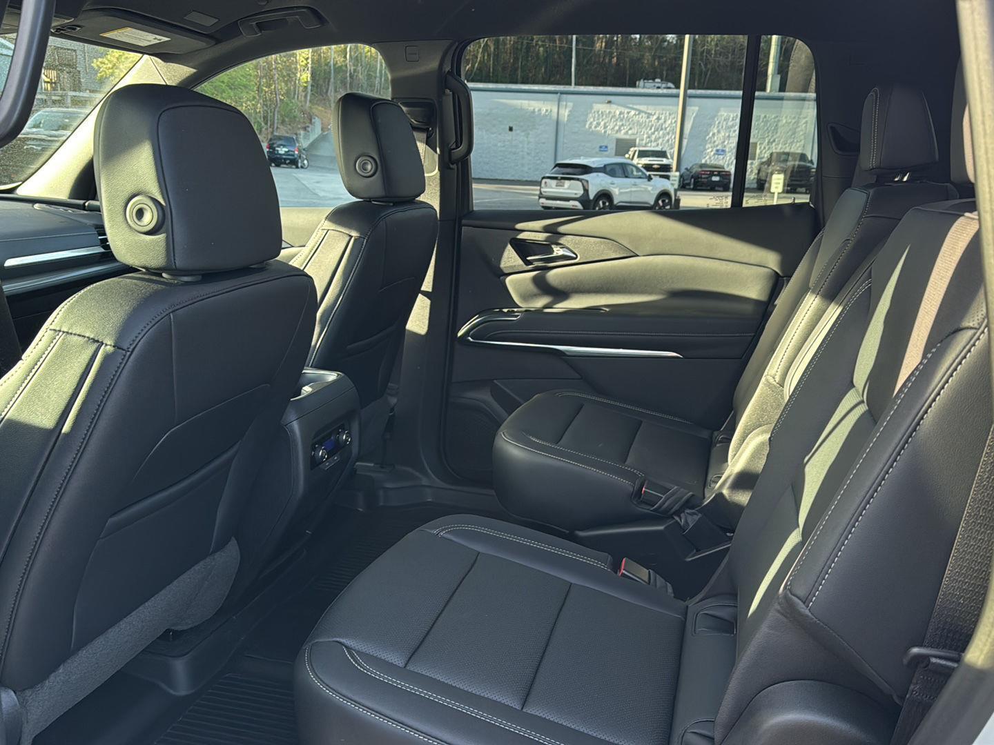 New 2026 Summit White Chevrolet FWD LT image 9