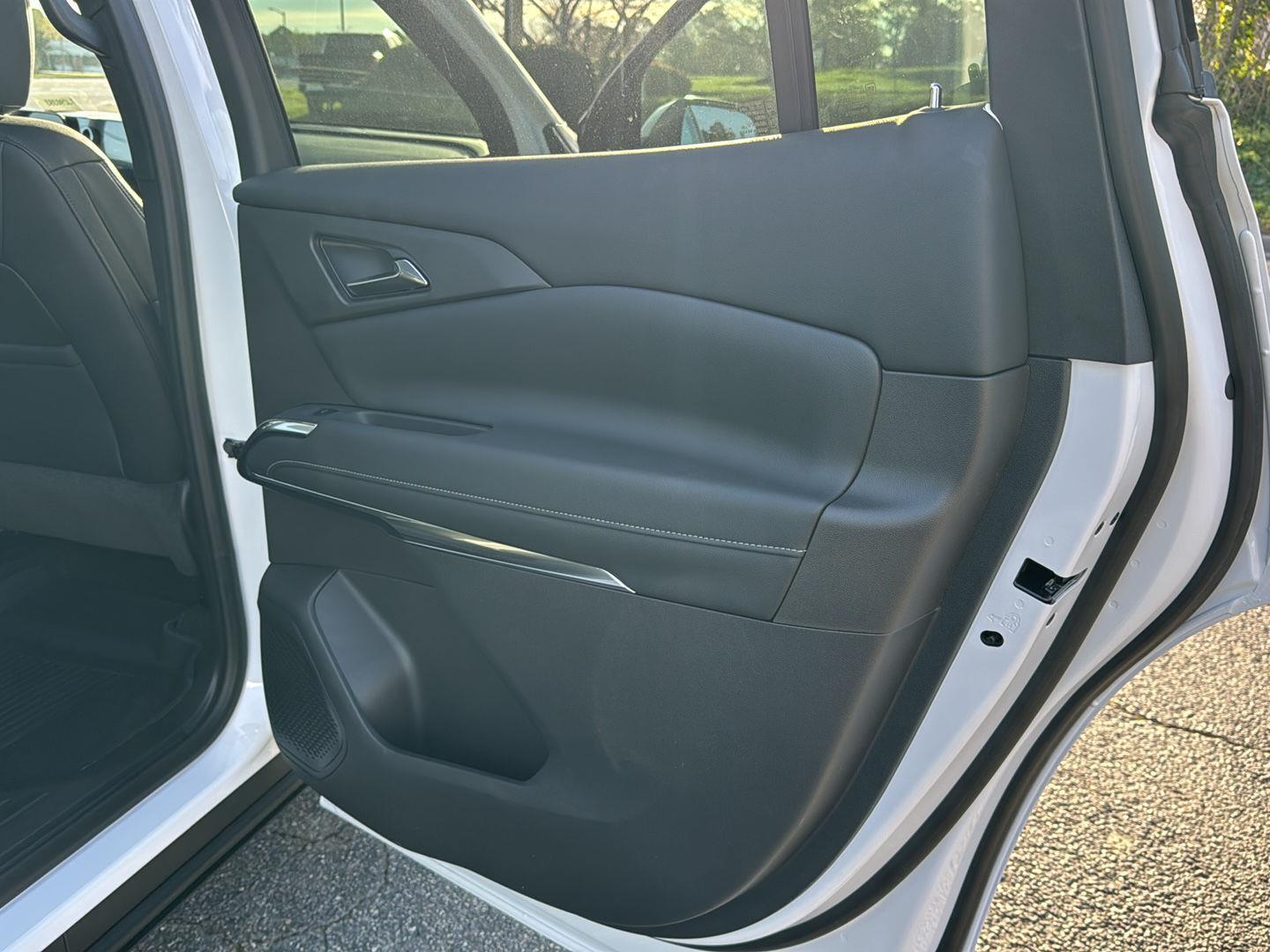 New 2026 Summit White Chevrolet FWD LT image 13