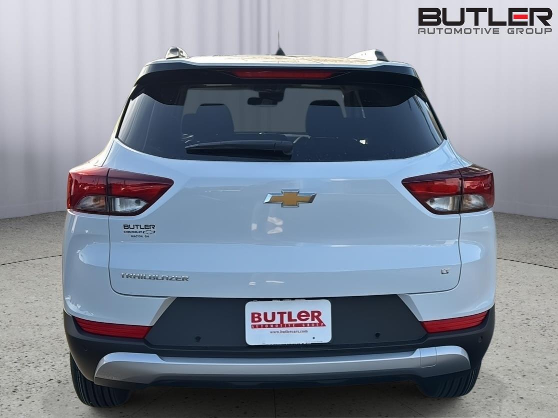 New 2026 Summit White Chevrolet LT image 4