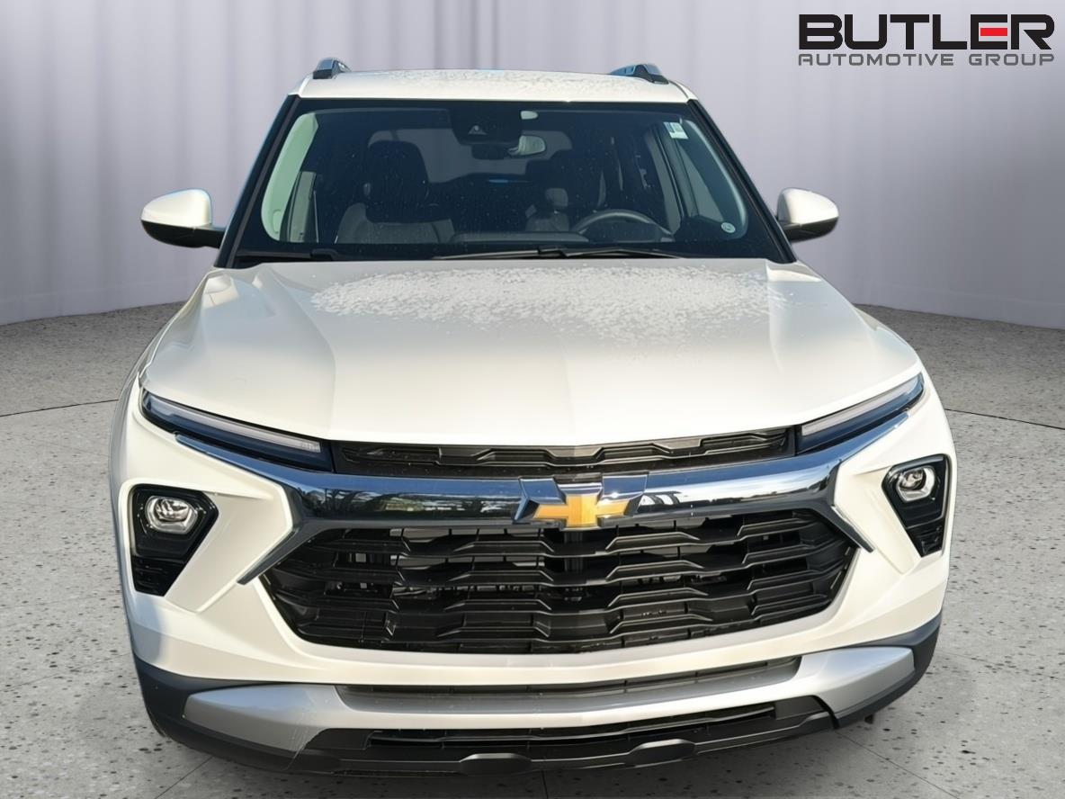 New 2026 Summit White Chevrolet LT image 7