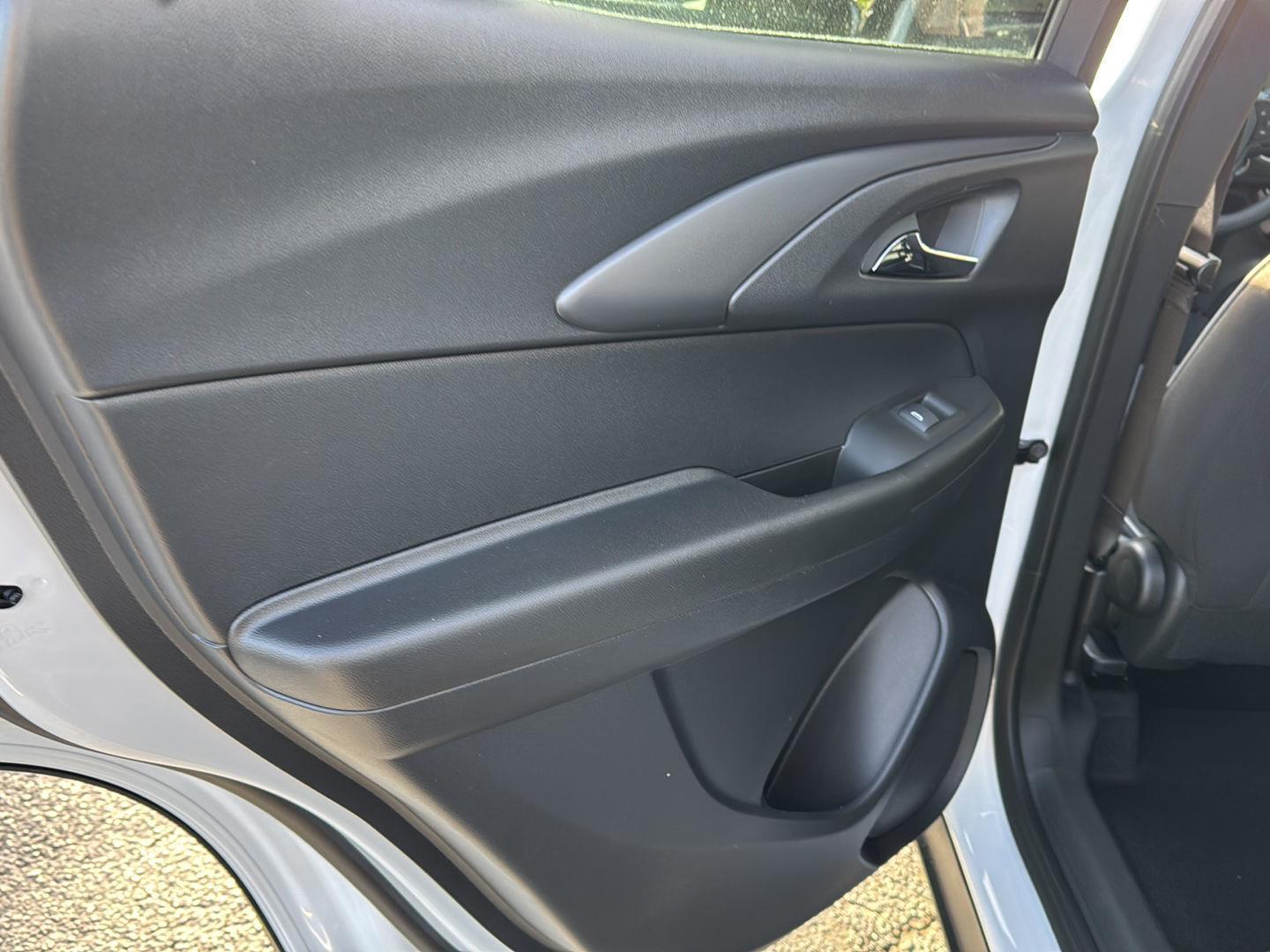 New 2026 Summit White Chevrolet LT image 15