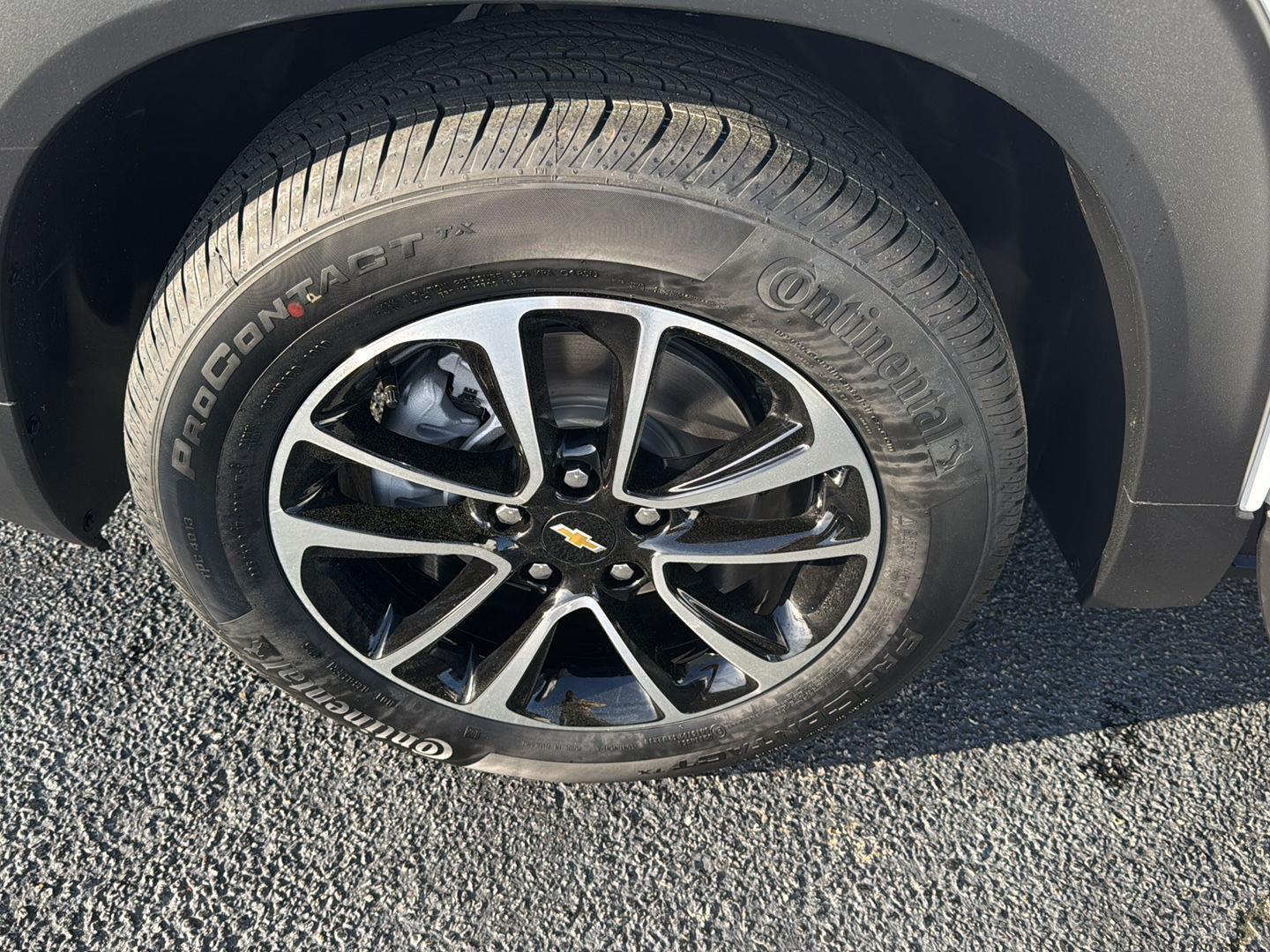 New 2026 Summit White Chevrolet LT image 29