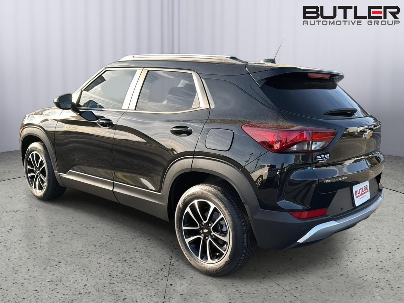 New 2026 Mosaic Black Metallic Chevrolet LT image 3