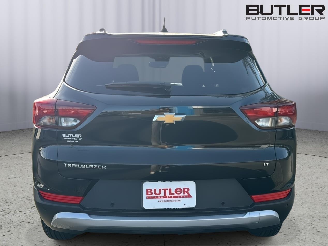 New 2026 Mosaic Black Metallic Chevrolet LT image 4