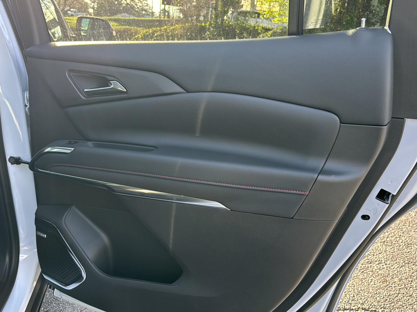 New 2026 Polar White Tricoat Chevrolet AWD Z71 image 13