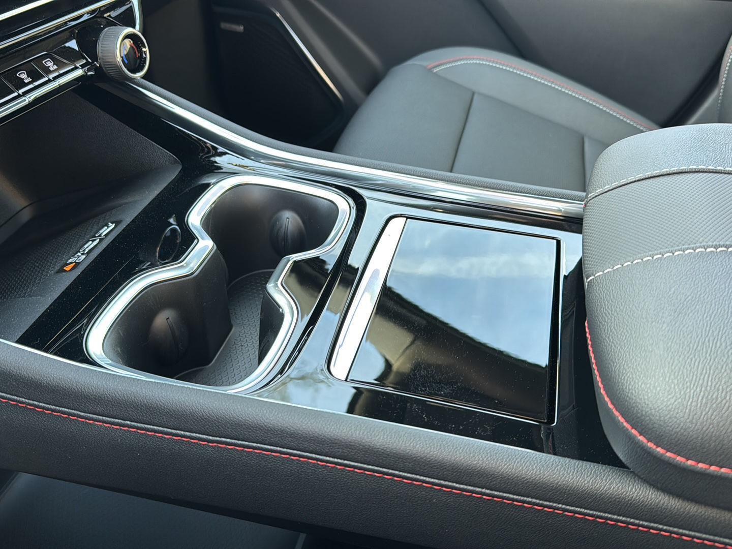 New 2026 Polar White Tricoat Chevrolet AWD Z71 image 23