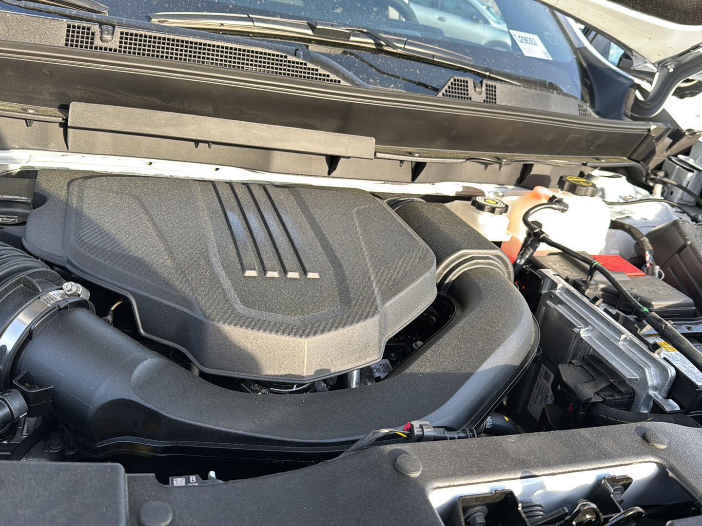 New 2026 Polar White Tricoat Chevrolet AWD Z71 image 29