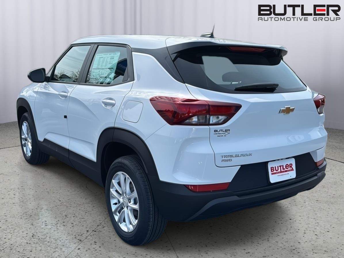 New 2026 Summit White Chevrolet LS image 4