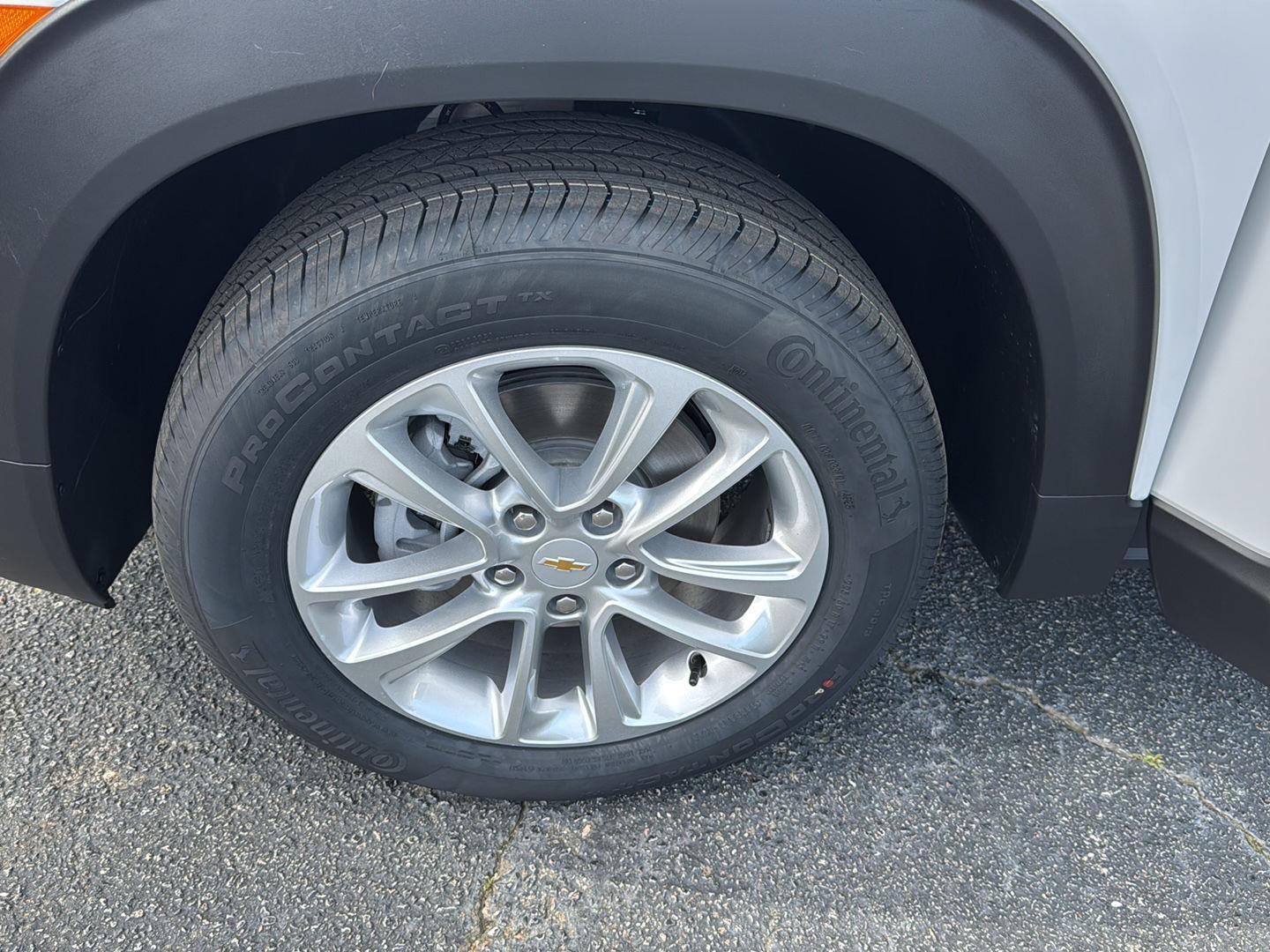 New 2026 Summit White Chevrolet LS image 30