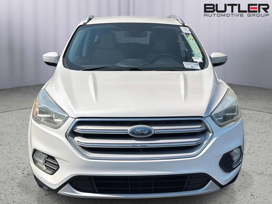 Used 2018 White Platinum Metallic Tri-Coat Ford Titanium image 3