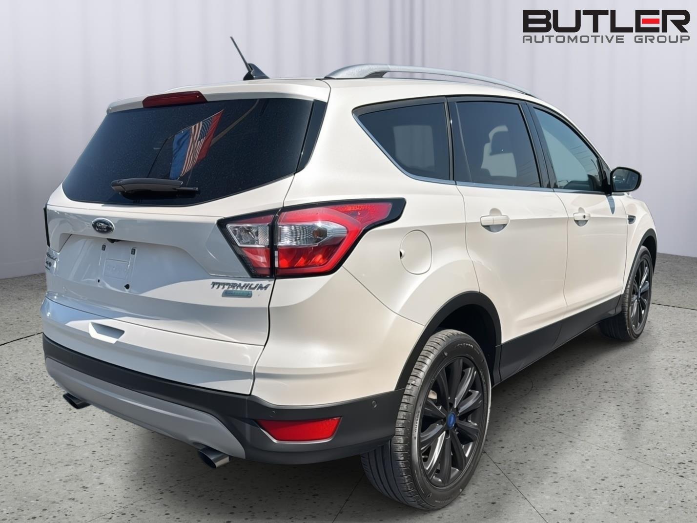 Used 2018 White Platinum Metallic Tri-Coat Ford Titanium image 6