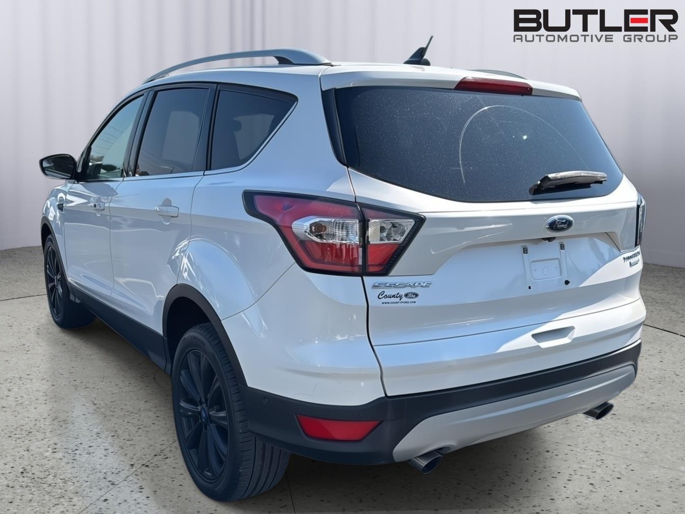 Used 2018 White Platinum Metallic Tri-Coat Ford Titanium image 7