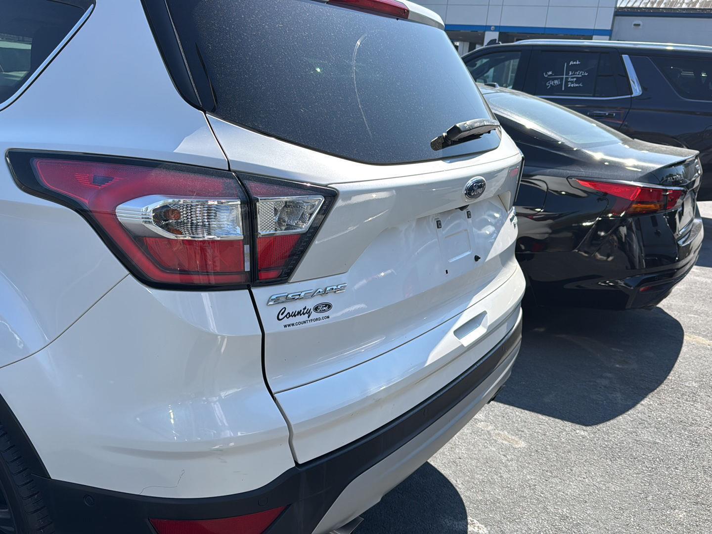 Used 2018 White Platinum Metallic Tri-Coat Ford Titanium image 9
