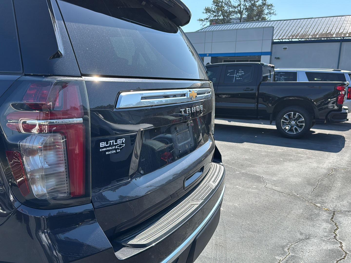 Used 2022 Dark Ash Metallic Chevrolet High Country image 9