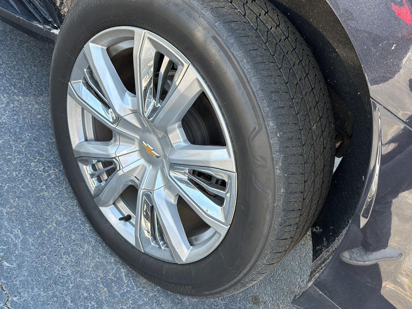 Used 2022 Dark Ash Metallic Chevrolet High Country image 10