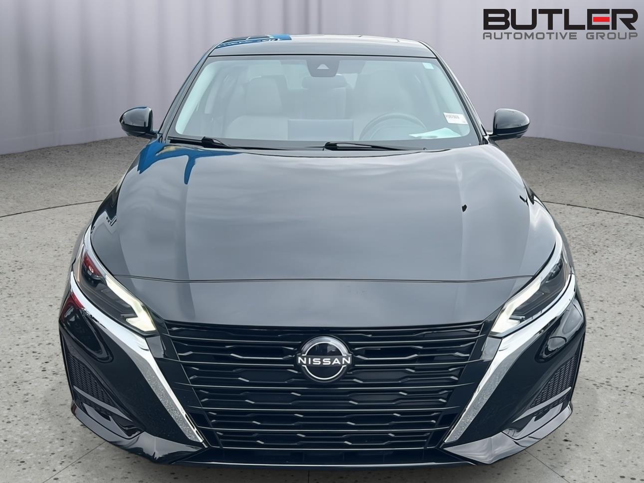 Used 2024 Super Black Nissan 2.5 SL image 9