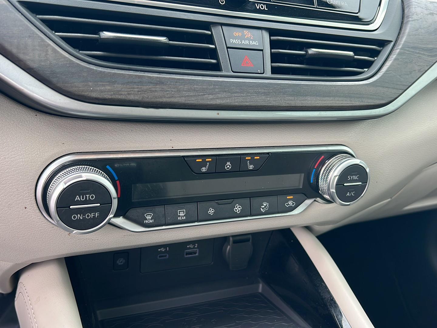 Used 2024 Super Black Nissan 2.5 SL image 27