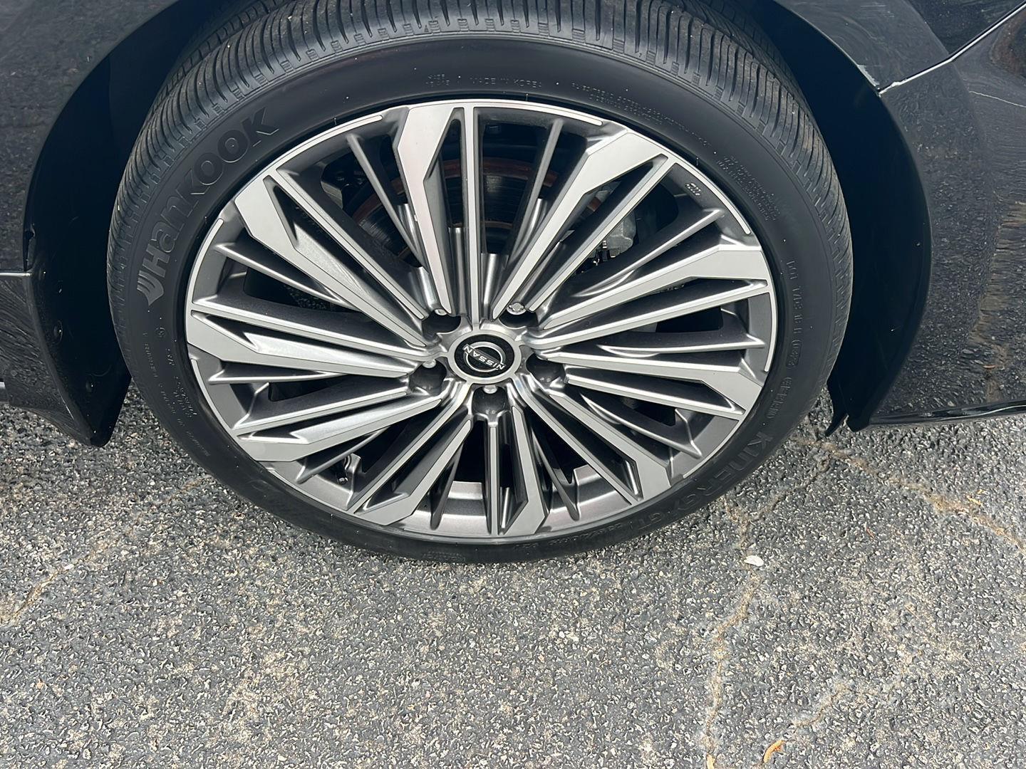 Used 2024 Super Black Nissan 2.5 SL image 41