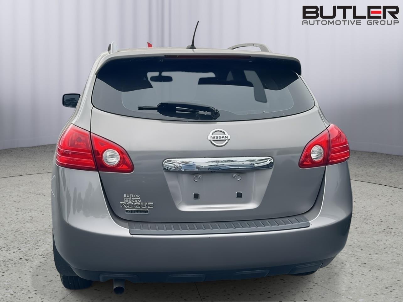 Used 2015 Platinum Graphite Nissan S image 10