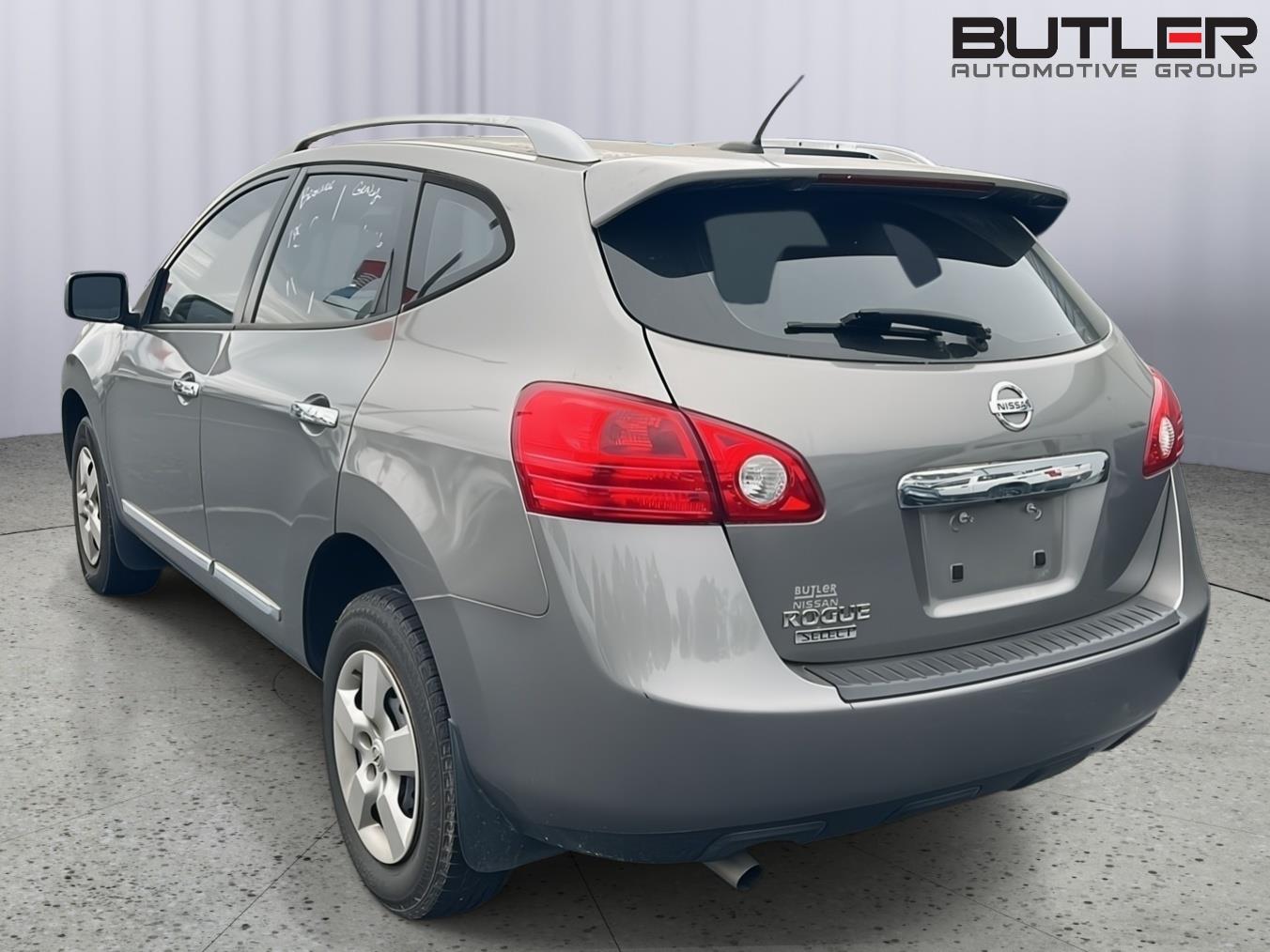 Used 2015 Platinum Graphite Nissan S image 11