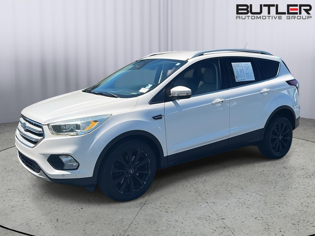 White Platinum Metallic Tri-Coat 2018 Ford Escape Titanium FWD SUV / Crossover Front-Wheel Drive 6-Speed Automatic
