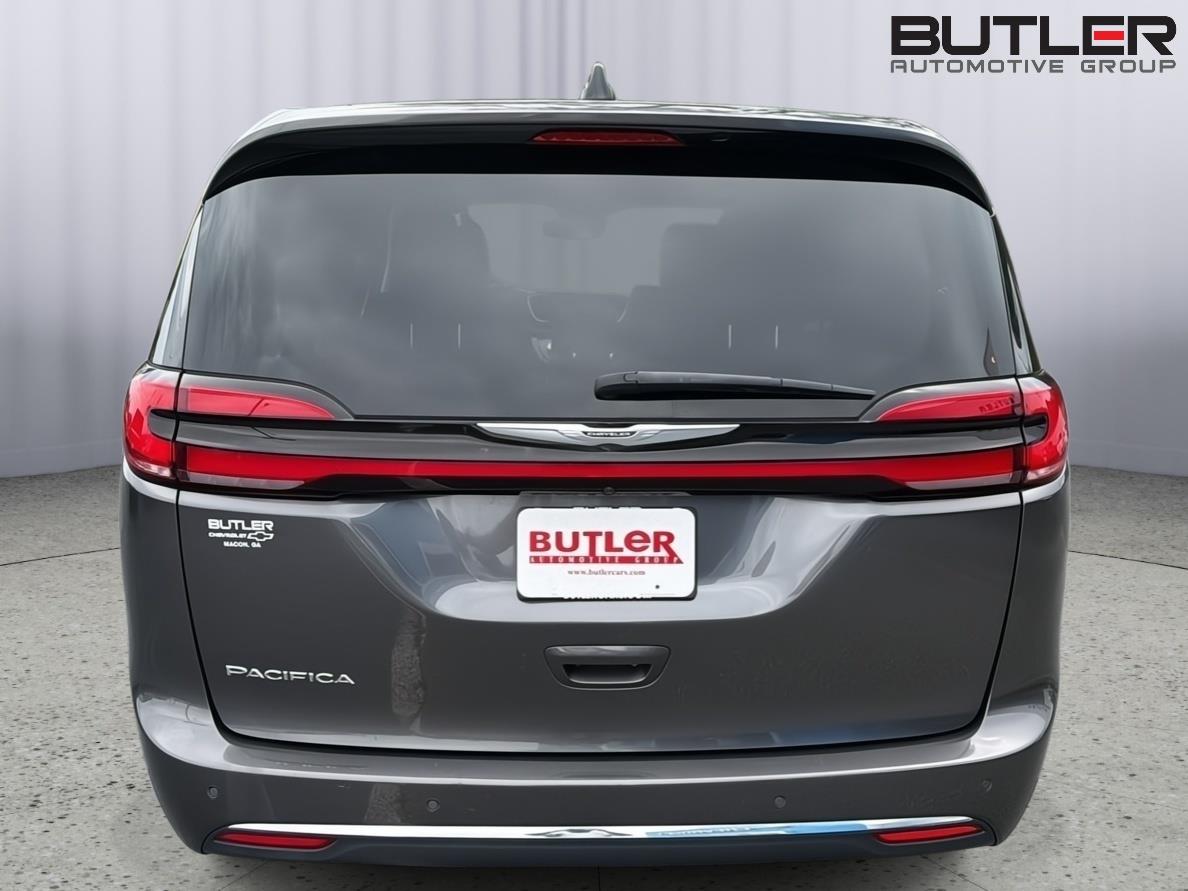Used 2023 Chrysler Pacifica Van