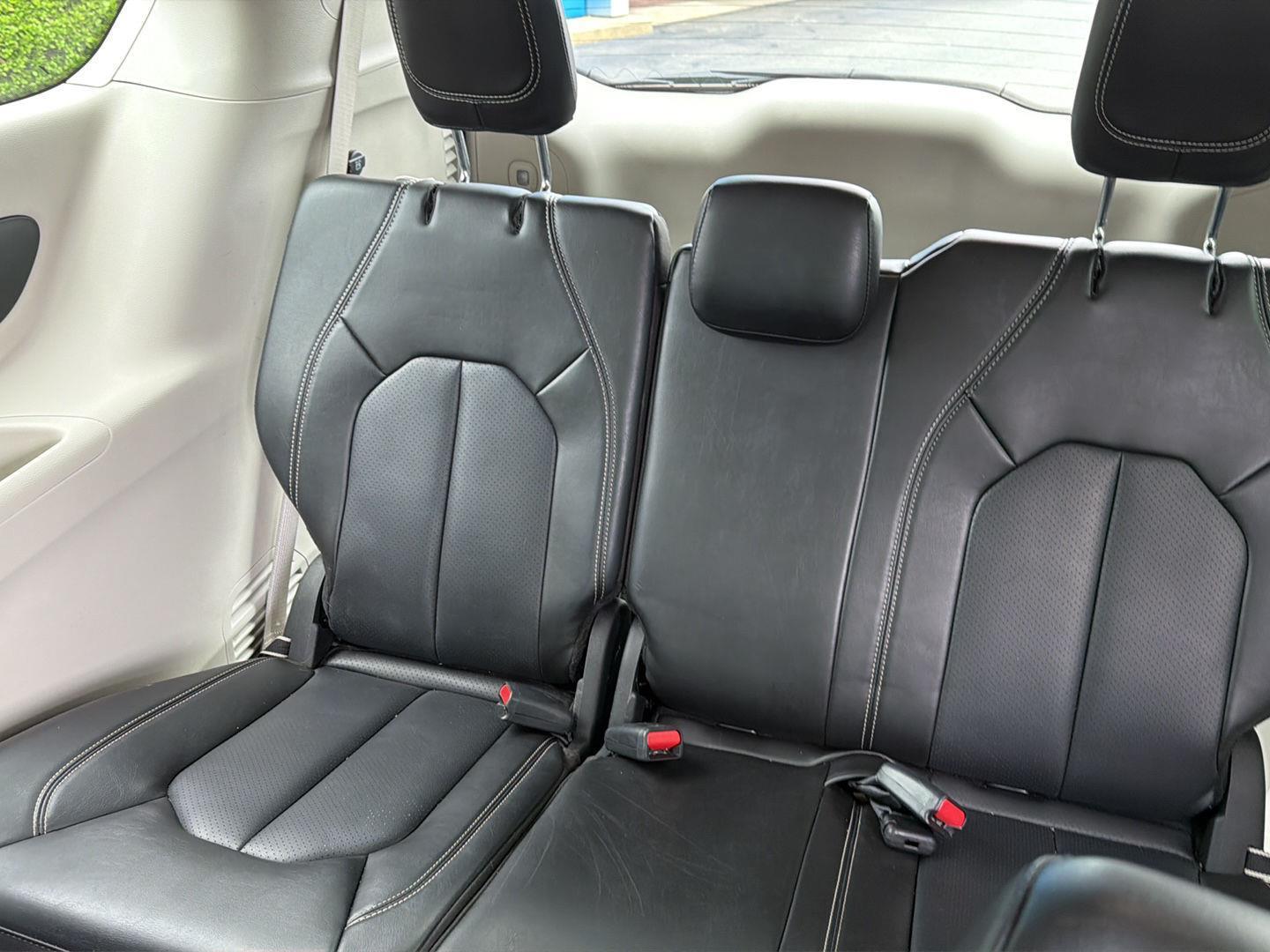 Used 2023 Chrysler Pacifica Van
