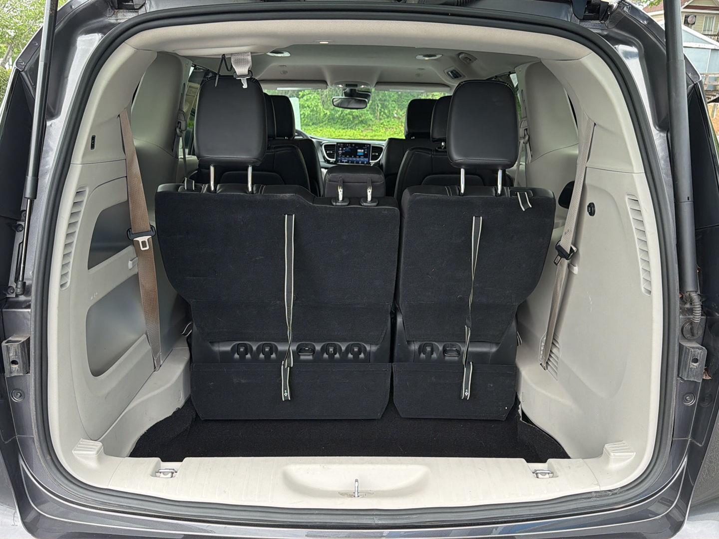 Used 2023 Chrysler Pacifica Van