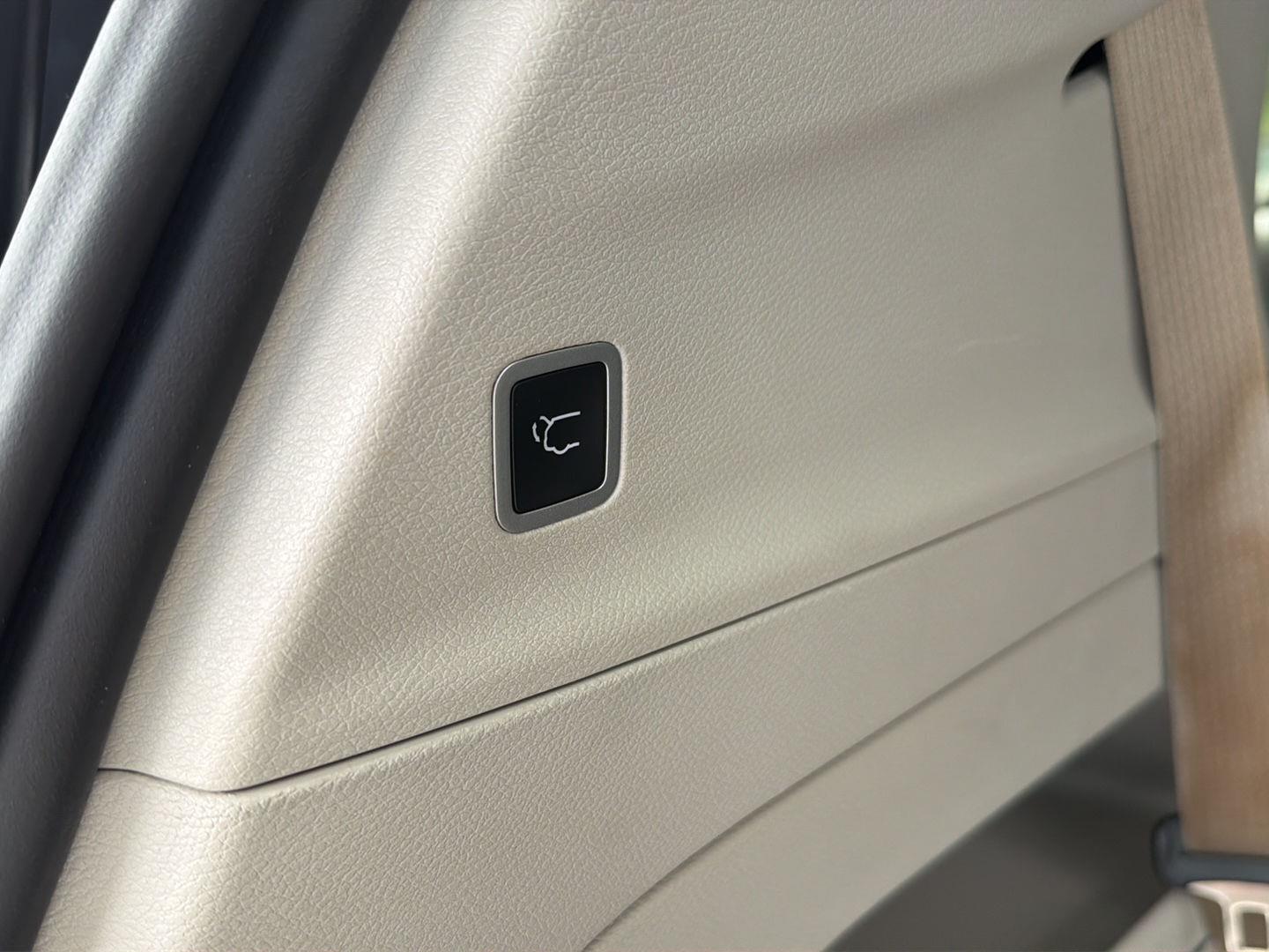 Used 2023 Chrysler Pacifica Van
