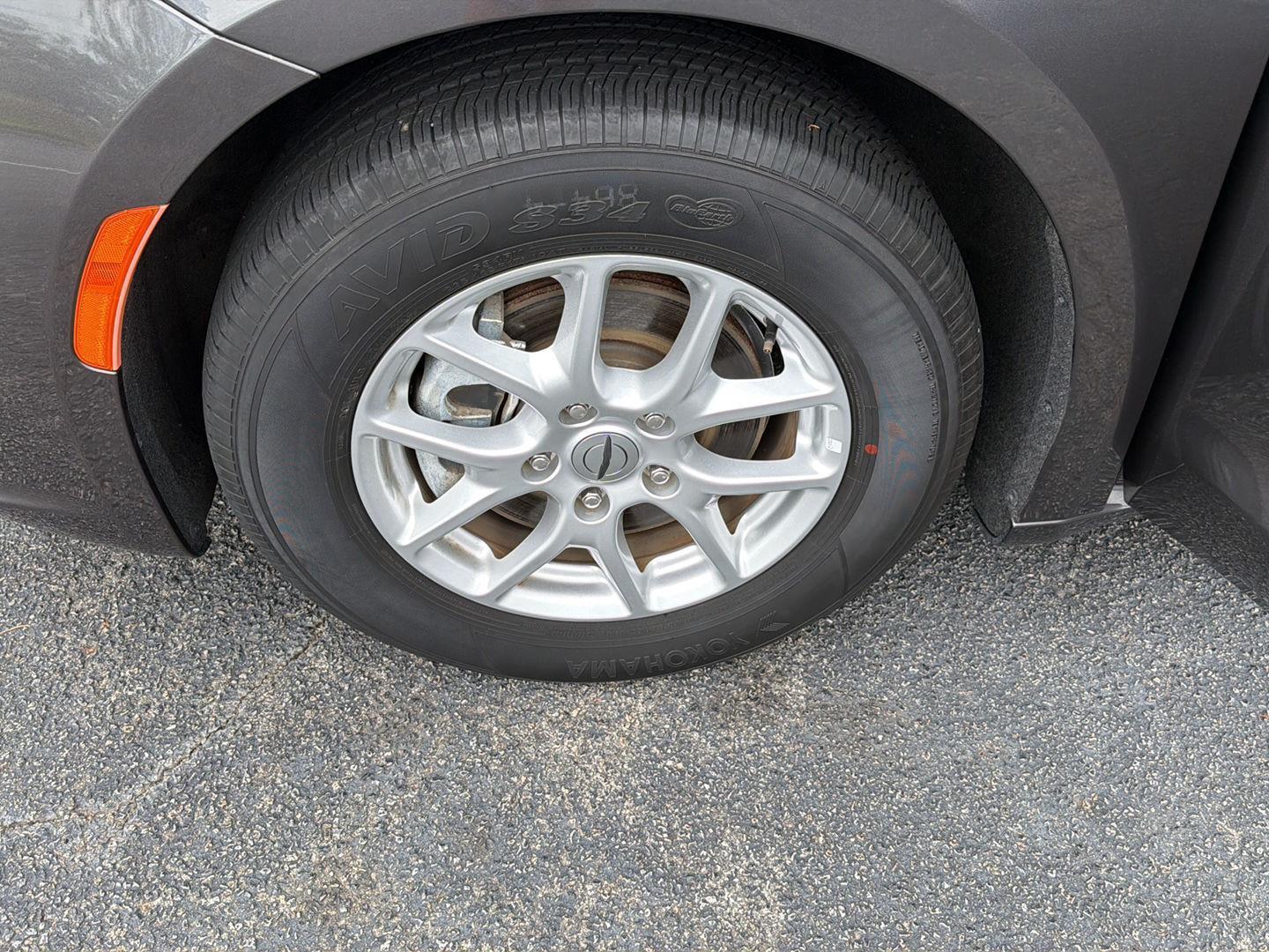 Used 2023 Chrysler Pacifica Van