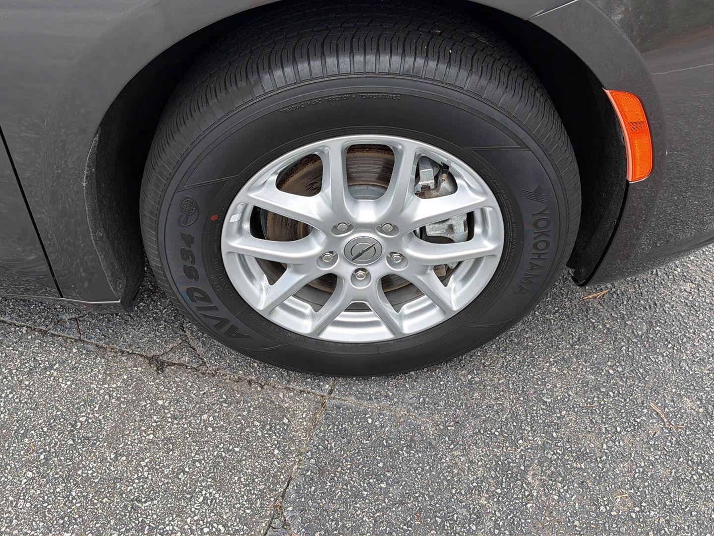 Used 2023 Chrysler Pacifica Van