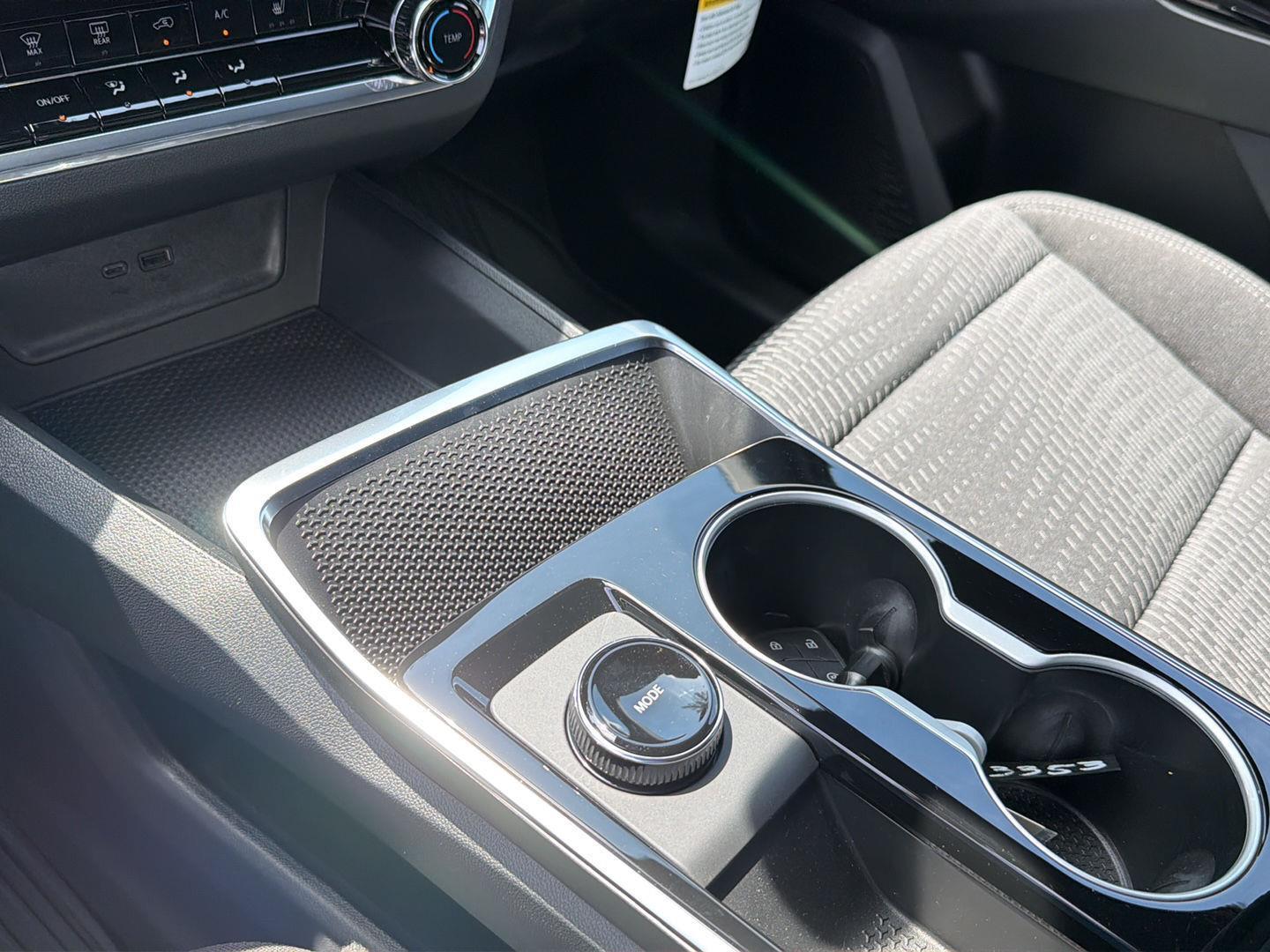 New 2026 Sterling Gray Metallic Chevrolet FWD LT image 28