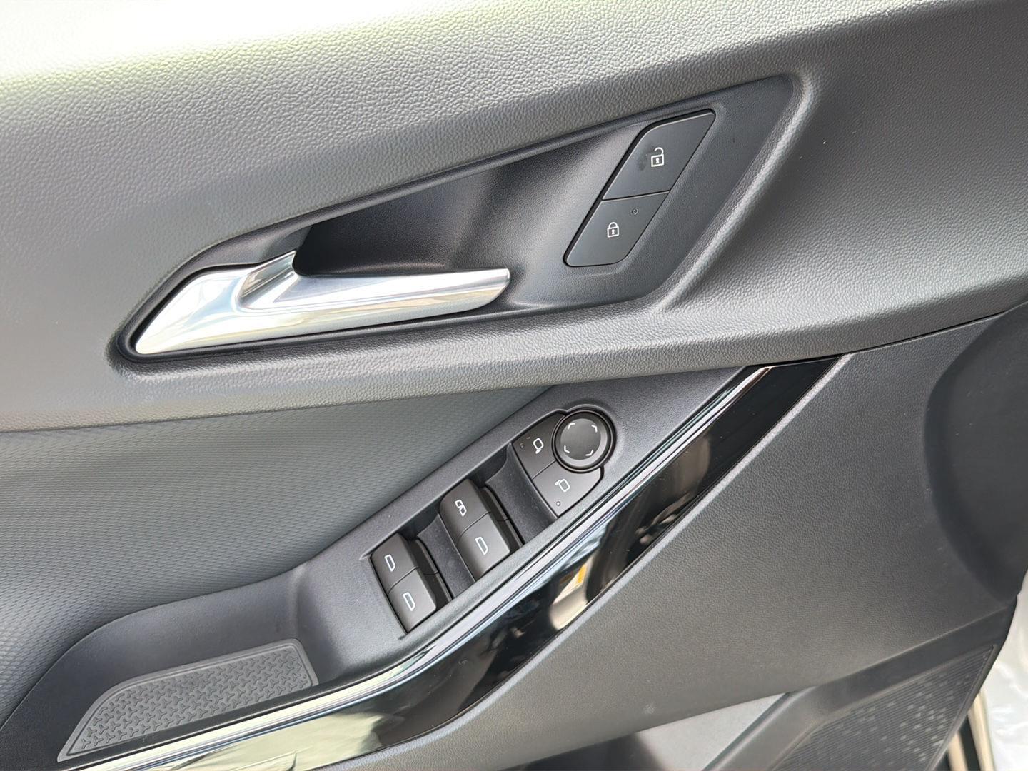New 2026 Sterling Gray Metallic Chevrolet FWD LT image 31